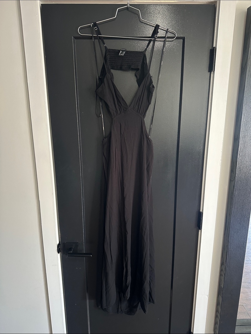 Forever 21 Black Backless V-Neck Maxi Dress